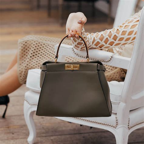 borsa fendi peekaboo imitazione|fendi peekaboo purse.